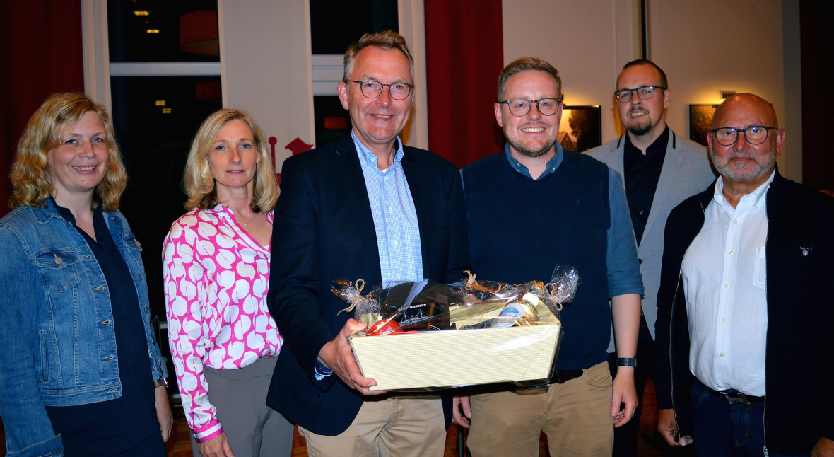 Vorstandsteam des CDU-Stadtverbandes Papenburg-Aschendorf mit (von links) Andrea Plock, Hedi Schneider, Burkhard Remmers, Andreas Thomes, Lukas Krömer und Gerhard Griep.