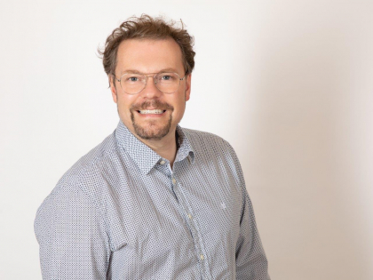  Roland Averdung